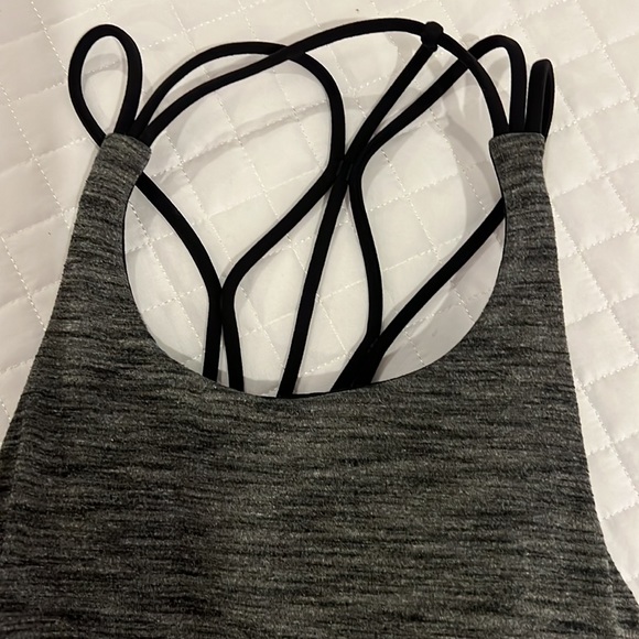 Lululemon build in top - Picture 6 of 6